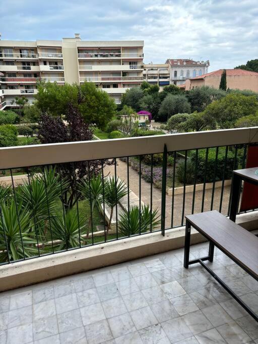 Studio Golf Juan Golfe-Juan Exteriér fotografie